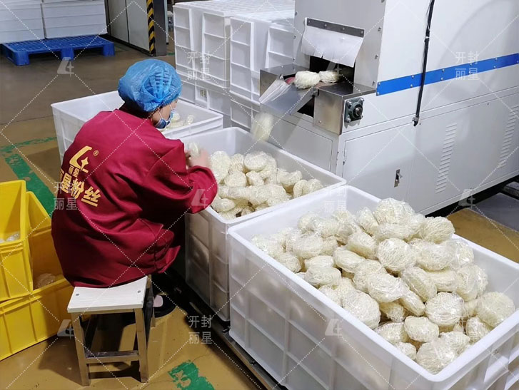丽星机械为广大“三粉”行业投资者提供多元化方便粉丝机设备