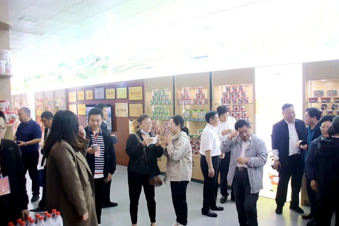 参观丽星公司