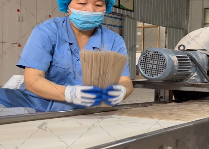 紫薯粉条和红薯粉条有啥不一样？办厂选对设备是关键
