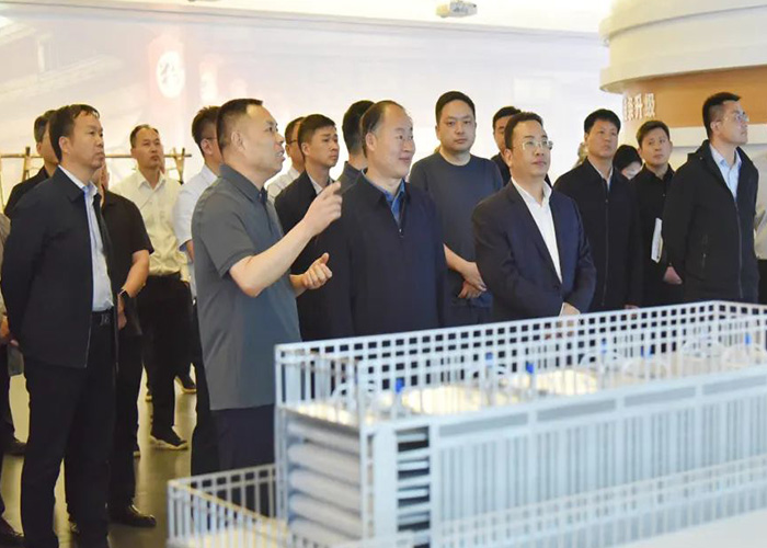产业联动谋发展：襄城考察团赴丽星调研