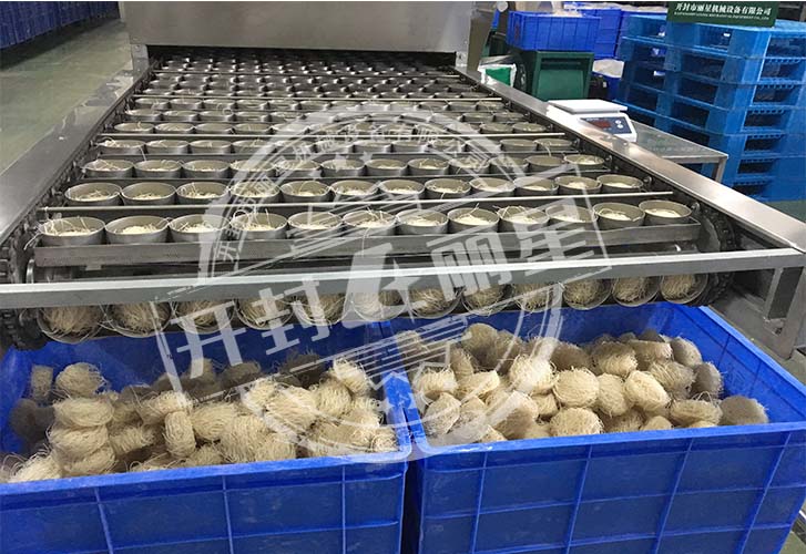 什么样的速食粉丝设备一天能做 10 万块酸辣粉饼？