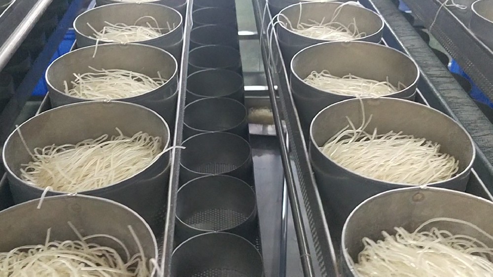 碗装粉丝成套生产线的核心构成是什么？